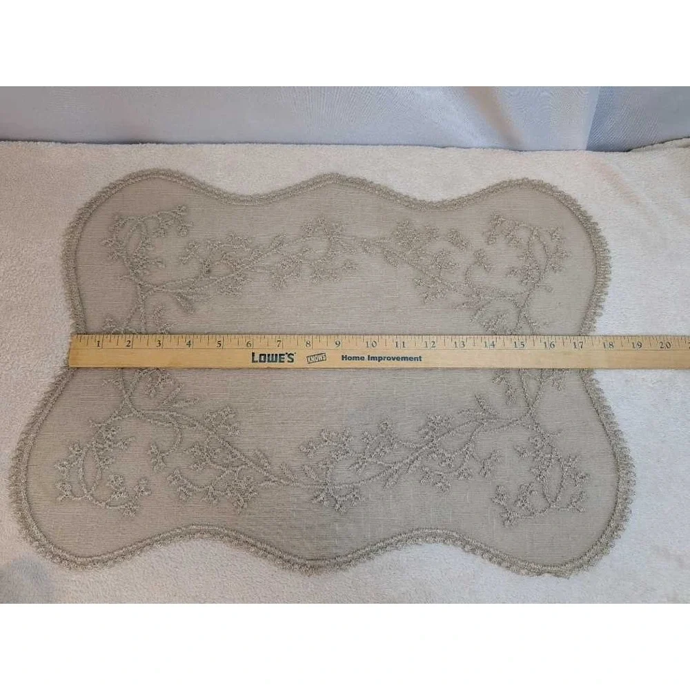 Vintage Lace Runner and Doilies Set Floral Embroidered Table Home‎ Decor